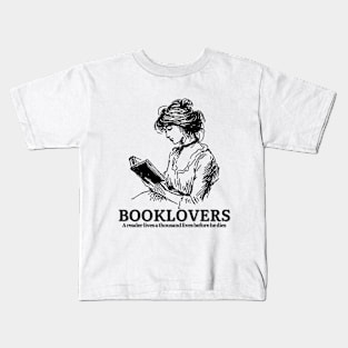 Booklovers, A reader lives a thousand lives before he dies. Motivational and Inspirational Quote. Vintage. Indie. Addicted to books. Addicted to reading Kids T-Shirt